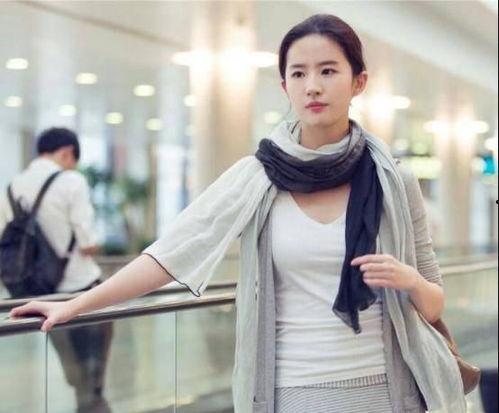 娱乐圈吃瓜刘亦菲,娱乐圈的瓜田，她如何成为焦点？