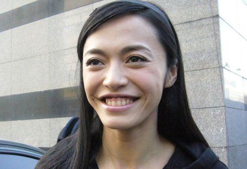 龅牙娱乐吃瓜,揭秘娱乐圈吃瓜背后的真相与笑料